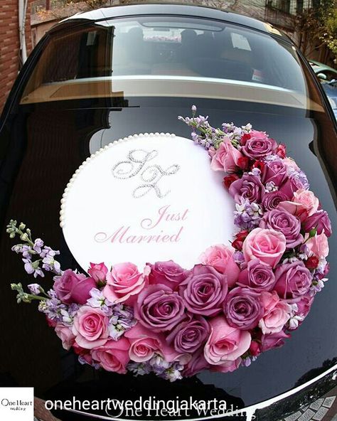 Wedding Car Deco, Wedding Getaway Car, Just Married Car, Bridal Car, Wedding Car Decorations, Kerala Wedding, Car Decorations, Wedding Stage Decorations, Car Decoration