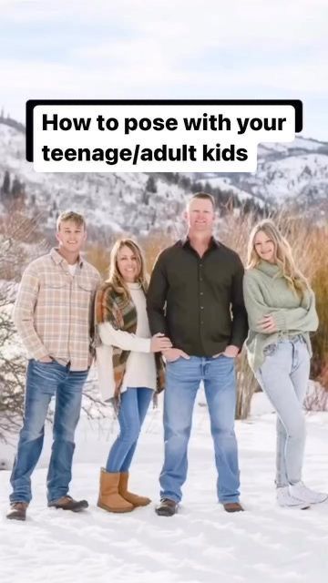 Teenage Family Photos, Adult Family Photography, Adult Family Poses, Family Posing Ideas, Adult Family Photos, Parkcity Utah, Winter Family Photoshoot, Indoor Family Photos, Big Family Photos