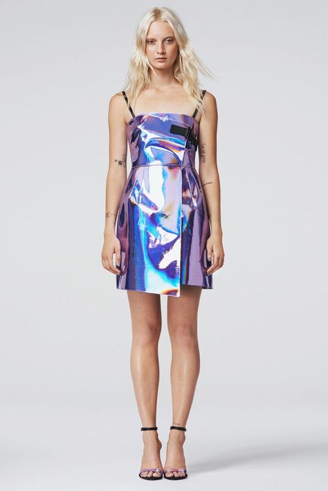 Holographic Fashion, Markus Lupfer, Kleidung Diy, Futuristic Fashion, Fesyen Wanita, Purple Dress, London Fashion Week, Capsule Wardrobe, Fashion Illustration