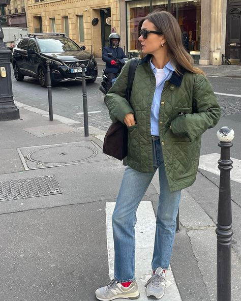 These iconic jackets beloved by influencers are on my new-season Wishlist Barbour Jacket Outfit, Quilted Jacket Outfit, Green Jacket Outfit, Fall Jackets Outfit, Khakis Outfit, Classic Fits, Jacket Outfit Women, The Cult, Autumn Outfit