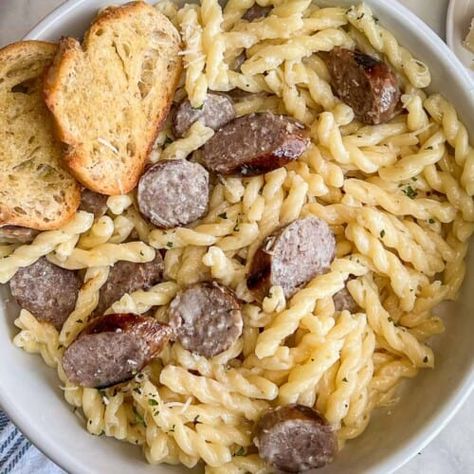 Leftover Bratwurst Pasta Recipe - Seanna's Kitchen Bratwurst Pasta Recipes, Brats Dinner Ideas, Leftover Brats Recipes, Brat Pasta, Leftover Bratwurst, Leftover Brats, Grilled Brats, Brats Recipes, Bratwurst Recipes