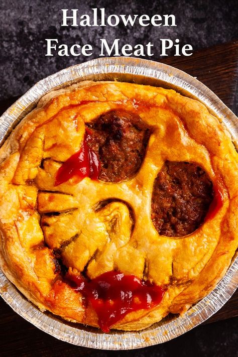 Dinner Pies, Halloween Dinner, Pie Tart, Halloween Jack O Lanterns, Meat Pie, Halloween Jack, Quiche Recipes, Halloween Recipes, Jack O