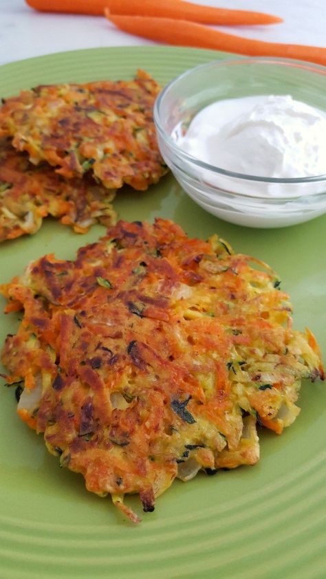 Vegetable Bake Recipes, Vegetable Fritters, Veggie Fritters, Homemade Garden, Veggie Patties, Healthy Vegetable Recipes, Garden Vegetable, Baked Vegetables, Fritter Recipes