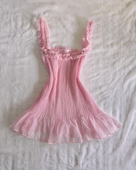 vintage victoria’s secret princess slip 🎀💝 has the cutest ruffles throughout and is just so rare & magical 💘💘 was just worn by sabrina… | Instagram Pink Slip Dress, Victoria Secret Dress, Victoria Secret Outfits, Pastel Goth Fashion, Victoria Secret Fashion, Pinterest Closet, Stage Outfits, Lookbook Outfits, Vintage Aesthetic