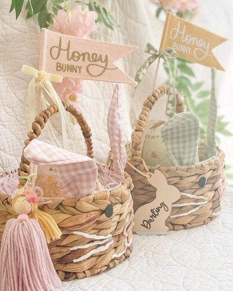 Easter Ribbon Crafts, Easter Basket Aesthetic, Luxury Easter Basket, Modern Easter Basket, Easter Hamper, Boys Easter Basket, Modern Easter, Easter Gift Bags, Easter Basket Ideas