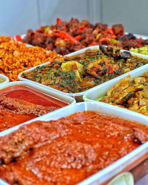 SUNDAY SPREAD going out ✅ #nigeriansinuk Tastee9ja is here for those in the UK who are longing for authentic Nigerian dishes.💕💕💕🔥🔥🔥Check out the juicy pepper boneless goat meat which can be paired with your favorite drink. This is the perfect Sunday treat 👍🏽😋 . Order link on bio or send a DM 📷 @tastee9ja Tastee9ja Ltd is a catering company based in Coventry, West Midlands, UK Tastee9ja offers a wide range of traditional Nigerian foods, ensuring that customers can enjoy the flavors of Nige... Food In Containers, Nigerian Dishes, Nigerian Foods, Good Morning Breakfast, Goat Meat, Nigerian Food, Pretty Jewelry Necklaces, Catering Company, Catering Companies