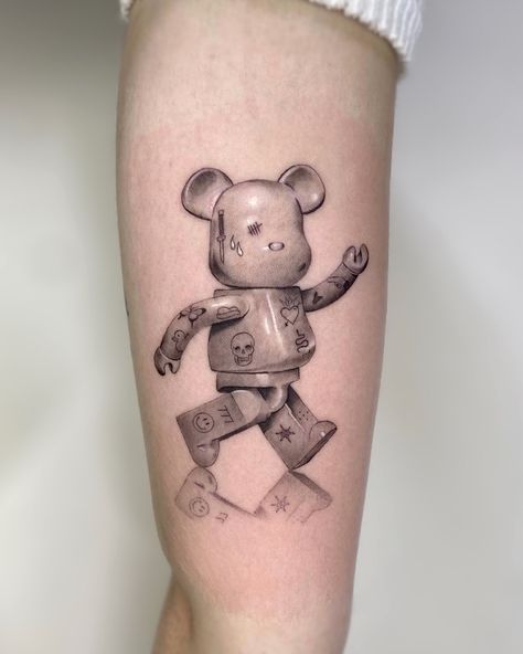 #bearbrick #tattoolovers #tattooideas #bear #microrealism #bearbrickcollectors #kaws #kawscollectors #toycollection Micro Realism Tattoo, Micro Realism, Tattoo Website, Gallery Tattoo, World Tattoo, Realism Tattoo, Tattoos Gallery, Dope Tattoos, Flash Art