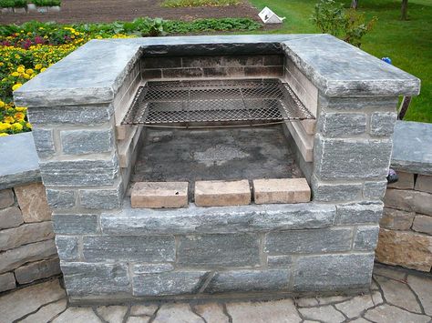 Stone Barbecue Design, Stone Bbq Ideas, Stone Barbecue, Built In Outdoor Grill, Outdoor Cooking Fireplace, Brick Grill, Stone Backyard, Outdoor Stone Fireplaces, Stone Bbq