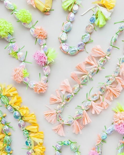 Candy Lei Diy, Graduation Candy Lei, Candy Leis, Recital Gifts, Graduation Leis Diy, Candy Lei, Ballet Recital, Tissue Paper Tassel, Graduation Candy