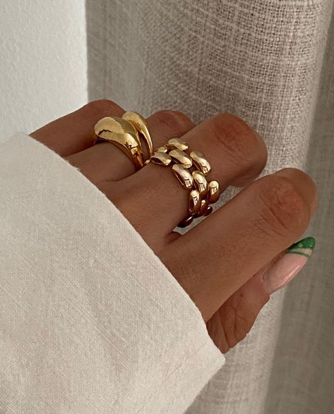 Top Jewelry Trends, Fall Jewelry Trends, Dope Jewelry Accessories, Jewellery Trends, Inexpensive Jewelry, Big Jewelry, Ring Trends, Earring Trends, Jewelry Fashion Trends