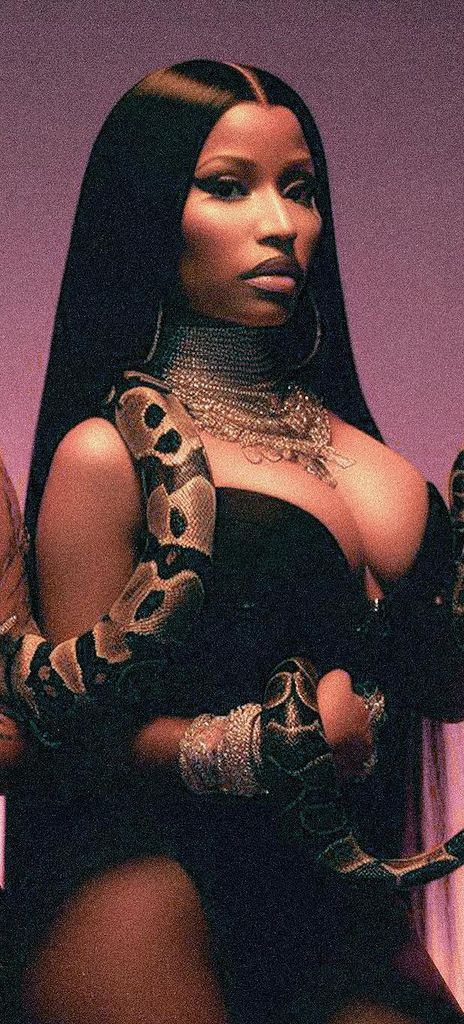 Niki Manaj Aesthic Pink, Nicki Minaj Queen Album Cover, 2014 Nicki Minaj, Niki Minaj 90s, Rare Nicki Minaj Pictures, Black Pfps Y2k, Nicki Minaj Lockscreen, Nicki Minaj Iconic Looks, Nicky Minja