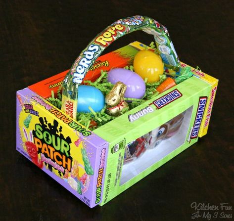 DIY Candy Easter Basket for Kids Nerds Rope, Creative Easter Baskets, Candy Easter Basket, Candy Basket, Easter Basket Ideas, Easter Basket Diy, Chocolate Bunny, Diy Basket, Easter Candy