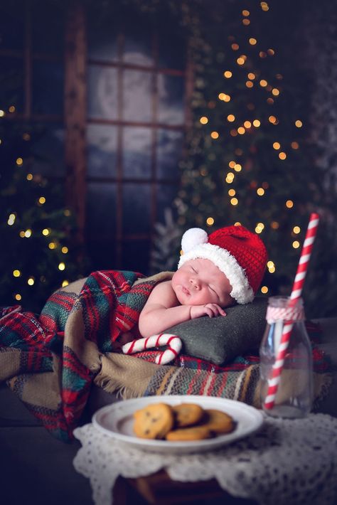 Newborn Christmas Pictures, Baby Holiday Photos, Baby Christmas Photography, Newborn Christmas Photos, Diy Newborn Photography, Christmas Baby Pictures, Christmas Newborn, Foto Newborn, Baby Christmas Photos