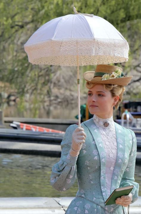 Little Women Costumes, Gilded Age Fashion, The Gilded Age, Fashion Illustrations Techniques, Edwardian Dress, 19th Century Fashion, Gibson Girl, Victorian Clothing, Gilded Age