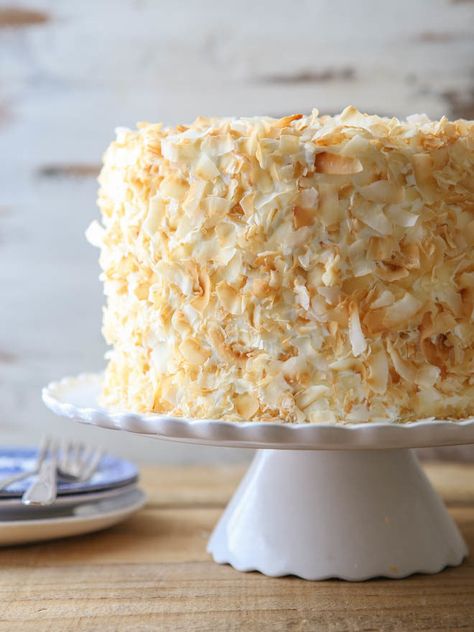 Southern Coconut Cake Recipe, Southern Coconut Cake, Gluten Free Coconut Cake, Bolo Chiffon, Coconut Cake Recipe, Coconut Custard, Custard Cake, Custard Filling, Coconut Recipes