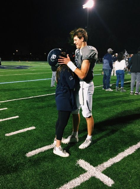 Con mi chaparra hermosa Football Relationship Goals, Football Relationship, Goals Football, Football Couples, Sports Couples, Couple Goals Teenagers, Goals Pictures, Fair Play, Boyfriend Goals