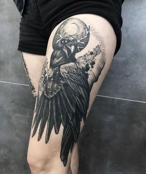 Constellation Capricorn, Gotik Tattoo, Girl Thigh Tattoos, Tattoo Finger, Capricorn Constellation, Capricorn Tattoo, Crow Tattoo, Women Back, Raven Tattoo