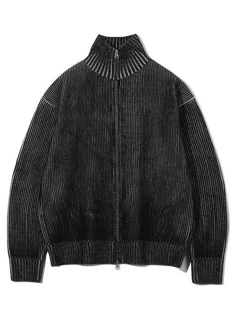 This is weighty oversized zip-up cardigan knitted with mix of two colors that creates washing effect. It's finished with two-way zipper for versatile styling. - High-neck- Two-way zip-up fastening- Front pouch pockets- Ribbed edges- Linking stitching finish- Full cardigan stitching- Oversized fit