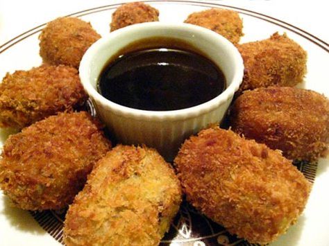 Korokke Recipe Japanese Style, Kroketten Recipe, Korokke Recipe, Beef Croquettes Recipe, Beef Croquettes, Japanese Croquette, Alternative Food, Lekker Resepte, Chicken Croquettes