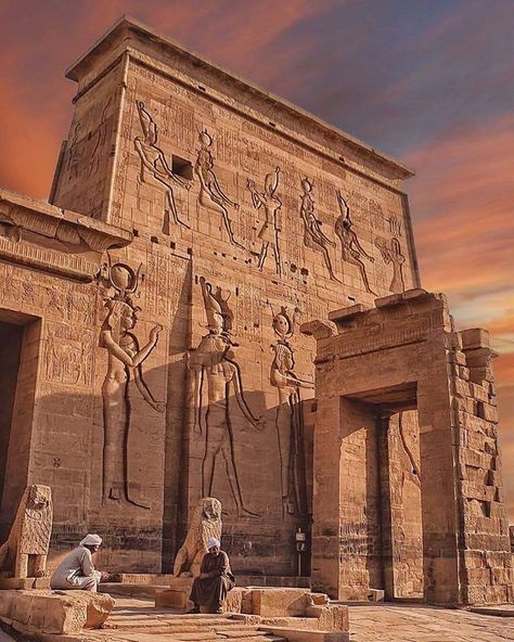 Ancient Egypt Architecture, Philae Temple, Ancient Egyptian Architecture, Starověký Egypt, Egypt Aesthetic, Egiptul Antic, Egyptian Temple, Ancient Egypt History, Egyptian Artifacts