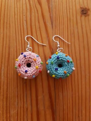 Amigurumi Earrings, Marque-pages Au Crochet, Knitted Flower Pattern, Beau Crochet, Crochet Bookmark Pattern, Confection Au Crochet, Crochet Jewelry Patterns, Crochet Earrings Pattern, Crochet Motif Patterns