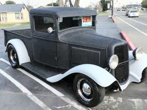 1932 Ford Pickup, Rat Rods Truck Chevy, Derpy Dinosaur, Hot Rod Trucks Rats, Ford Pickup For Sale, Old Ford Pickups, Street Rods Trucks, Ford Truck Models, Street Rods For Sale