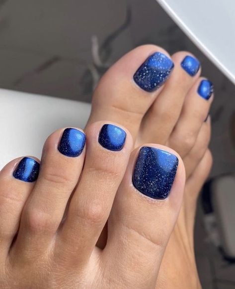 15 Winter Toe Nail Color Ideas for 2023-2024 - thepinkgoose.com Pedicure Azul, Pedicure Tradicional, Gold Toe Nails, Metallic Nail Colors, Blue Pedicure, Blue Toe Nails, Olive Nails, Taupe Nails, Emerald Nails