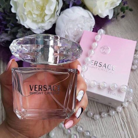 ✨Versace Bright Crystal is a fresh, floral fragrance. The bouquet of Bright Crystal 💎light and fresh notes are harmoniously mixed with sensual chords.🌷 💐Versace Bright Crystal is focused on young, romantic and freedom-loving women💃 🌺top notes: water notes, pomegranate, Yuzu; 🌸heart notes: peony, Magnolia, Lotus; 🌼base notes of amber, musk  #perfume#perfumeforwomen#forher#lowprices#gift#giftforwomen#womensperfumes#parfume#womensparfume#parfumforher#profumo#fragrance#parfums#perfume#perfume Parfum Victoria's Secret, Versace Bright Crystal, Bright Crystal, Homemade Cosmetics, Perfume Collection Fragrance, Perfume Set, Beautiful Perfume, Perfume Scents, Perfume Lover