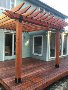 Pergola Modern, Pergola Metal, Oasis Backyard, Ornamental Wood, Party Backyard, Pergola Diy, Patio Pergola, Wooden Deck, Building A Pergola