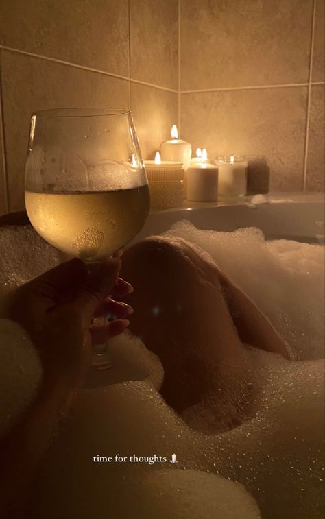 Romantic Bath Ideas, Romantic Bath, Aesthetic Bath, Bath Aesthetic, Vision Board Photos, Life Vision Board, Vision Board Inspiration, Relaxing Bath, Jolie Photo