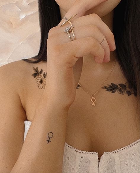 Dainty Woman Tattoo, Female Tattoos Aesthetic, Feminine Sign Tattoo, Femininity Tattoo Symbol, Female Tattoo Symbol, Feminism Symbol Tattoo, Female Symbol Tattoo Finger, Female Empowerment Tattoos Minimalist, Womanhood Tattoo Ideas