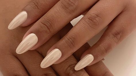 Pearly Beige Nails, Vanilla Cream Nails, Vanilla Crome Nails, Off White Chrome Nails, Cream Chrome Nails, Vanilla Chrome Nails, Vanilla Nails, Beige Chrome Nails, Champagne Chrome Nails