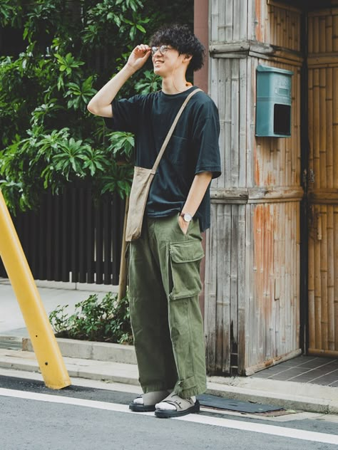 Men Tokyo Street Style, Outfit For Camping Summer, Japan Man Fashion, Asian Men Outfit Casual, Men Outfits Ideas Street, Men Outfits Asian, Japanese Mens Style, Japanese Casual Outfits Men, Casual Japanese Outfits Men