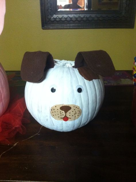 Pokey puppy.. Literacy pumpkin Golden Retriever Pumpkin Painting, Dog Pumpkin Painting, Stew Vegetarian, Puppy Pumpkin, Book Character Pumpkins, Puppy Crafts, Creative Pumpkin Decorating, Character Pumpkins, Halloween Pumpkin Carving Stencils