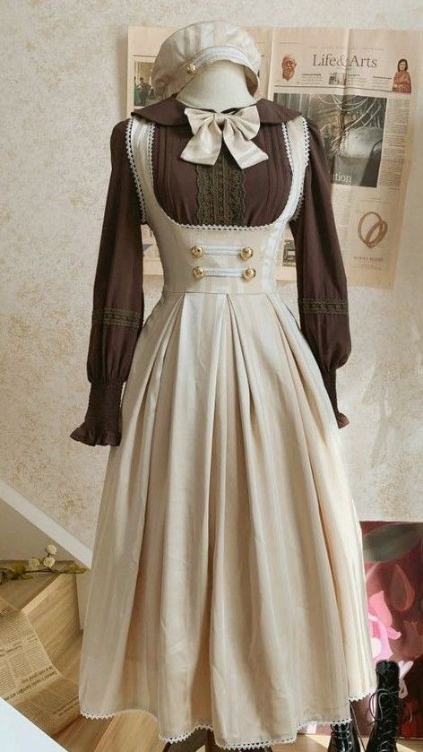 Old Fancy Outfits, Old Vintage Dresses Victorian, Vintage Acedamia Outfits, Victorian Era Casual Wear, Victorian Era Fashion Modern, Anne Shirley Outfit, Old Outfits 1800, 1900s Dresses Casual, Poor Victorian Clothes