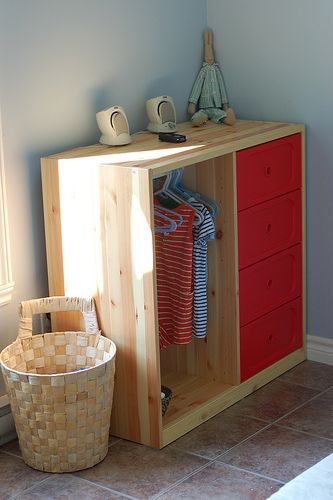 montessori dressing area Montessori Dressing Area, Montessori Dressing, Camera Montessori, Montessori Toddler Room, Montessori Toddler Rooms, Kids Clothes Storage, Montessori Nursery, Montessori Bedroom, Montessori Room