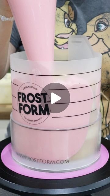 Chantilly Buttercream Frosting, Frost Form Buttercream, Frost Form Cake Ideas, Frost Form Cake, Whipped Cream Frosting Cake, American Buttercream Frosting Recipe, Cream Chantilly, Frost Form, American Buttercream