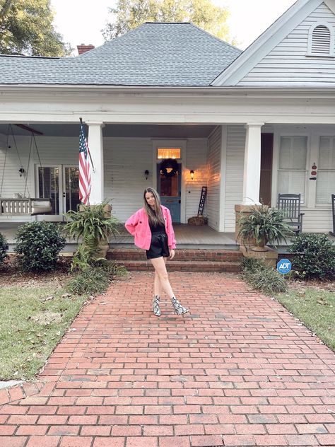 Caroline Forbes’ house is located at 2118 Floyd St, NE, Covington GA. Be sure to check it out on AirBnb. It is EPIC! Caroline Forbes House, Covington Ga, Caroline Forbes, Mystic Falls, Special Places, Travel Dreams, Vampire Diaries, Check It Out, Bedroom Decor