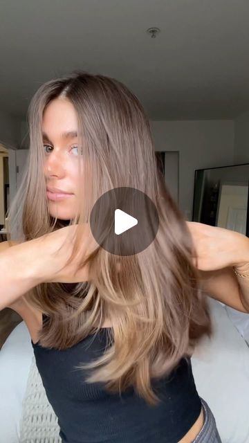 Straight Hair Blowout, Blowout Hair Styles, Blowdry Brush, Blowout Curls, Hair Blowout, Bouncy Hair, Curls For Long Hair, Frizz Free Hair, Blowout Hair