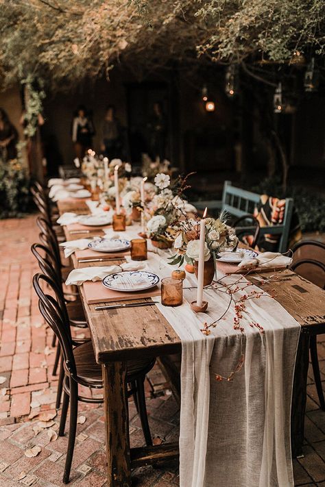 Earthy Neutrals, Rustic Wedding Decorations, Organic Farm, Table Set Up, Santa Fe New Mexico, Wedding Table Settings, Mexico Wedding, Wedding Cake Designs, Romantic Weddings