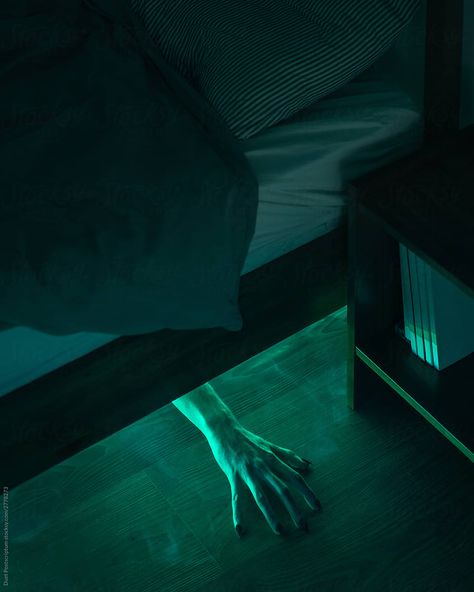 Fear Aesthetics Dark, Monster Under The Bed Art, Monster Under Bed, Mood Dp, Nightmare Aesthetic, Fear Of Darkness, Monsters Under The Bed, Bed Photography, Under Bed Lighting