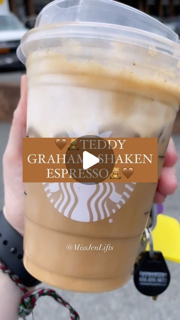 Jen🍍🤍 on Instagram: "🤎🧸TEDDY GRAHAMS SHAKEN ESPRESSO🧸🤎  Happy Tuesday besties🙌  This drink is dedicated to my sweet nephew Graham who lovess his snacks and sweets😘💛  This one of my top 6 drinks and a huge favorite of many of yous😍 this flavor reminds me of my childhood and the Teddy Grahams I used to eat. While this drink is not vegan or dairy free with the foam, it can be made so with a dairy free milk substitute and by asking the barista to use that milk instead👏  Enjoy💛  Tag a friend who would love this drink👯‍♀️  ~$6.00-7.00  HOW TO ORDER Grande Blonde Shaken Espresso No Classic 2 pumps of Sugar-Free Vanilla syrup 1 pump of Brown Sugar Almond Milk Light Cold Foam Cinnamon   MACROS   ~78 Calories 12.5 Carbs 2g Fat 2g Protein  • • • • •  Healthy Starbucks Options Healthier S Starbucks Drinks Holiday, Shaken Espresso Starbucks, Sugar Free Starbucks Drinks, Milk Substitute, Coffee Orders, Sugar Free Vanilla Syrup, Shaken Espresso, Healthy Starbucks Drinks, Teddy Grahams