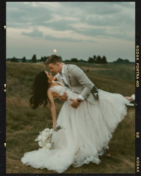 dip kiss with big lacey wedding dress and the full moon shining bright Modern Fairytale Aesthetic, Moody Wedding Pictures, Dip Kiss, First Kiss Wedding, Outdoor Wedding Pictures, Boho Outdoor Wedding, Moody Wedding Photography, Fairytale Aesthetic, Barn Wedding Photography