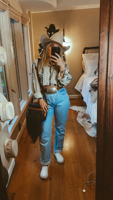 Rodeo outfit, western, wranglers, pearl snap, vans, vintage boho, cowgirl, cowgirl hat, country, rodeo outfit inspiration Brushpopper Outfit, Boho Rodeo Outfit, Vintage Outfits Western, Western Sheek Outfits, Western Outfits Women Pearl Snap, Vintage Western Pearl Snaps, Punchy Dressy Outfits, Punchy Rodeo Outfits, Bonfire Outfits Fall