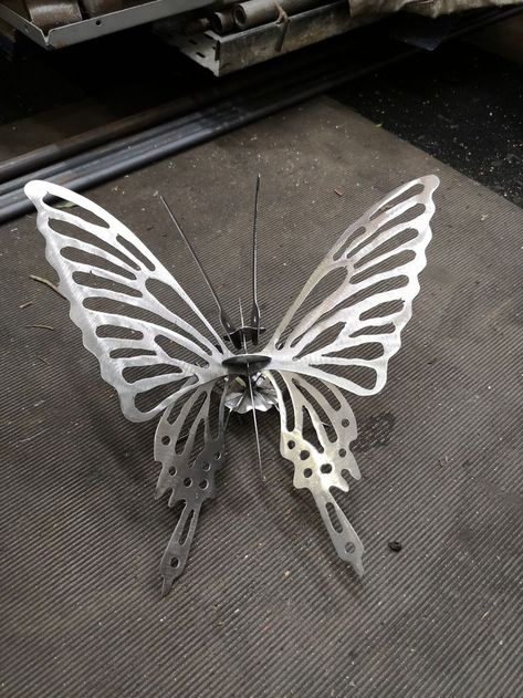 Metallic Sculpture, Butterfly Sculpture, Campus Fashion, Campus Style, Metal Butterfly, Metal Wall Sculpture, Metal Art Sculpture, Butterfly Garden, 3d Projects