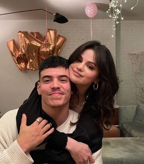 Instagram post by bella 🦋 rae • Feb 15, 2022 at 2:45am UTC Aaron Dominguez, Selena Gomez With Fans, Selena Pictures, Same Old Love, Marie Gomez, Zayn Malik, Selena Gomez, Old Photos, Pretty People