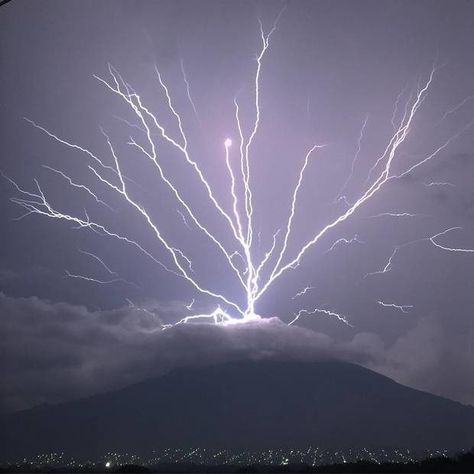 The upward lightning was spotted at Guatemala’s Volcan de Agua Volcano Guatemala, Lightning Photography, Vikings Tv Show, Photos Booth, Vikings Tv, Magic Aesthetic, Lightning Strikes, Viking Jewelry, Belleza Natural