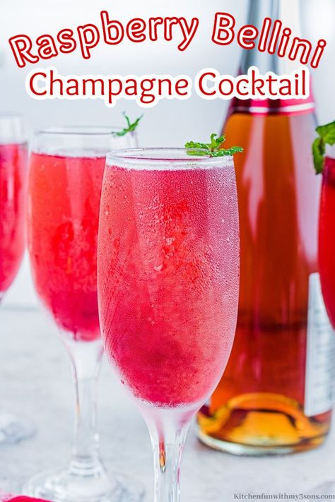 New Years Eve Party Drinks, Raspberry Bellini, Raspberry Champagne, Raspberry Drink, Raspberry Cocktail, Bellini Recipe, Champagne Recipes Cocktails, Cranberry Juice Cocktail, Cocktail Videos