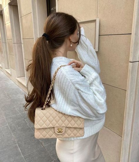 𝙮𝙖𝙨𝙢𝙞𝙣 ~ 𝙗𝙧𝙖𝙩𝙯 Chanel Bag Outfit, Chanel Classic Flap Bag, Stylish Maternity Outfits, Classic Flap Bag, Stylish Maternity, Looks Chic, Mode Inspo, Classic Flap, Maternity Clothes