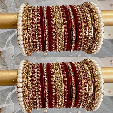 Wedding Jewelry Sets Bridal Jewellery, Bridal Jewellery Inspiration, Red Bangles, Perhiasan India, Indian Bridal Jewelry Sets, Bridal Jewellery Design, Jewellery Wedding, Fancy Jewellery Designs, Jewelry Set Design